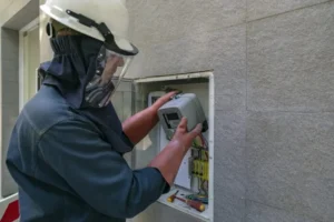 un-trabajo-un-medidor-luz